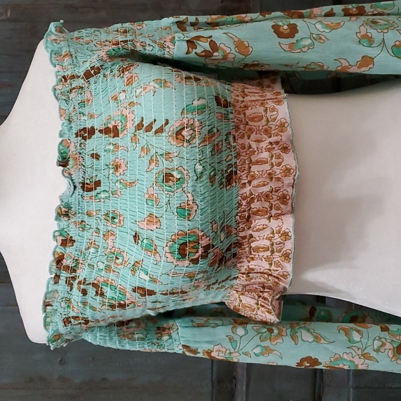 Anthropologie RAGA Shirred Bell Sleeve Crop Top, Size XSMALL, NWT - Picture 7 of 8